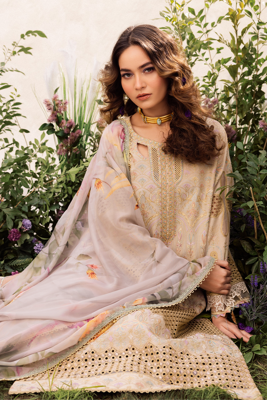 Iznik | Dahlia Embroidered Lawn | DL-03 - House Of Anaya