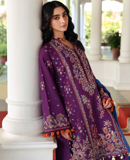 Republic Womenswear | Amaris Luxury Shawl 25 | Kaia