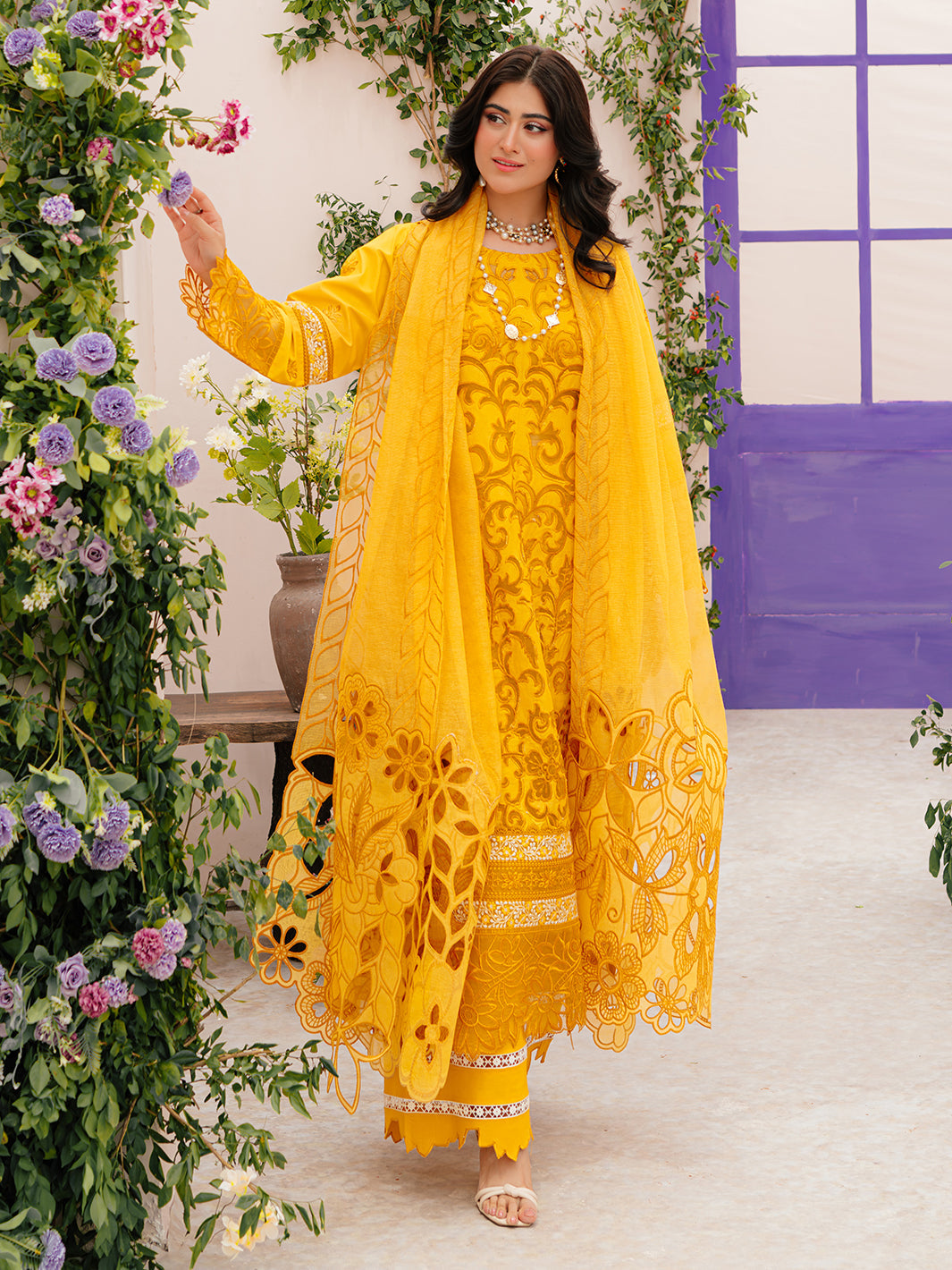 Mahnur | Allenura Luxury Lawn 24 | MERIDIAN - House Of Anaya