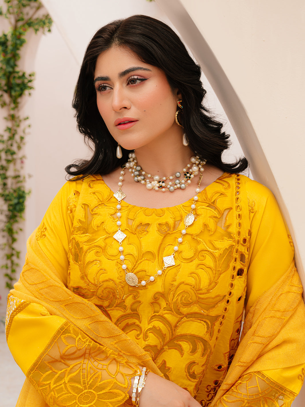 Mahnur | Allenura Luxury Lawn 24 | MERIDIAN - House Of Anaya