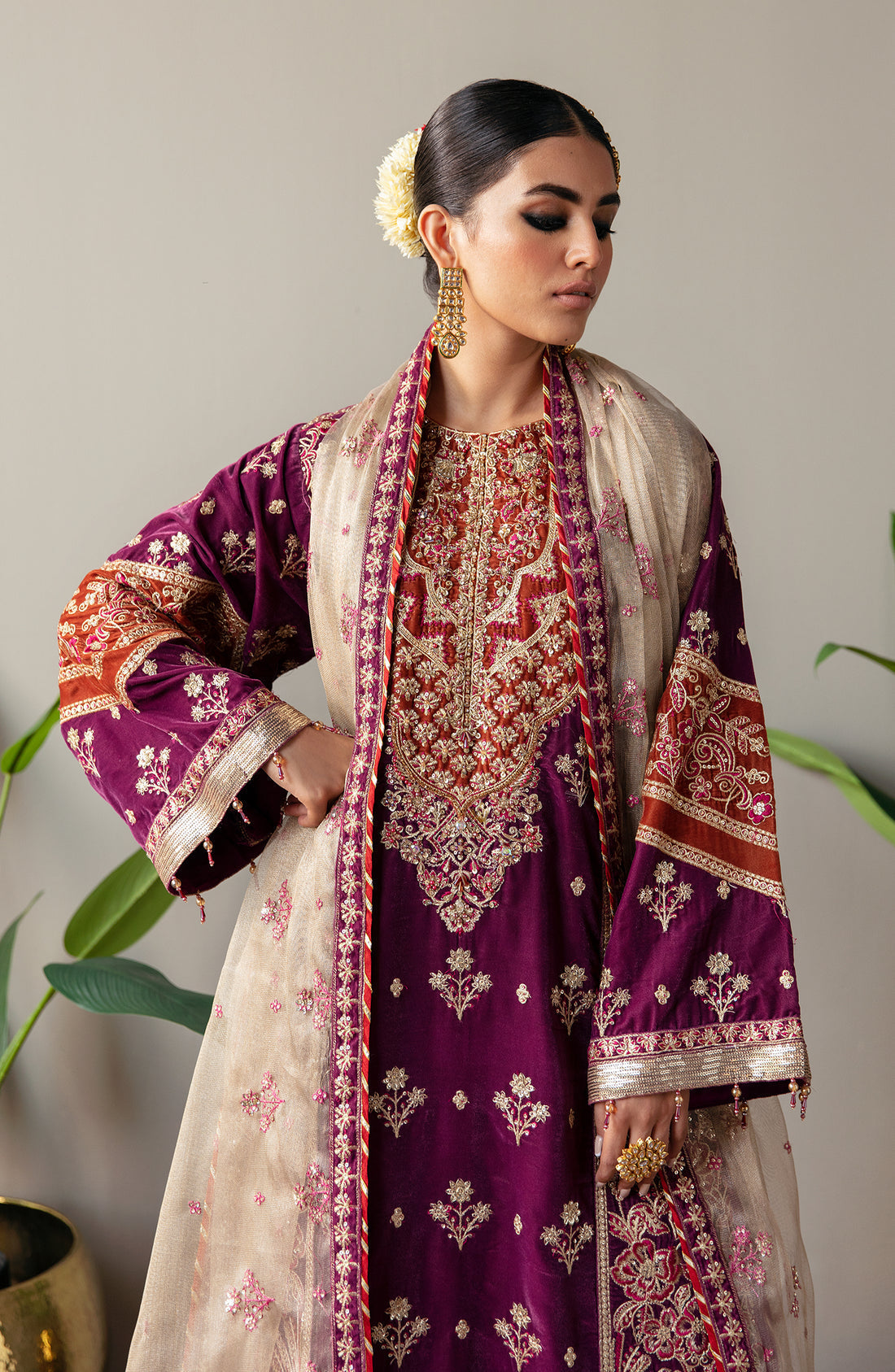 Emaan Adeel Makhmal Embroidered Velvet 3Pc Suit MK-05 MAHZARA - Riwayat-e-khas