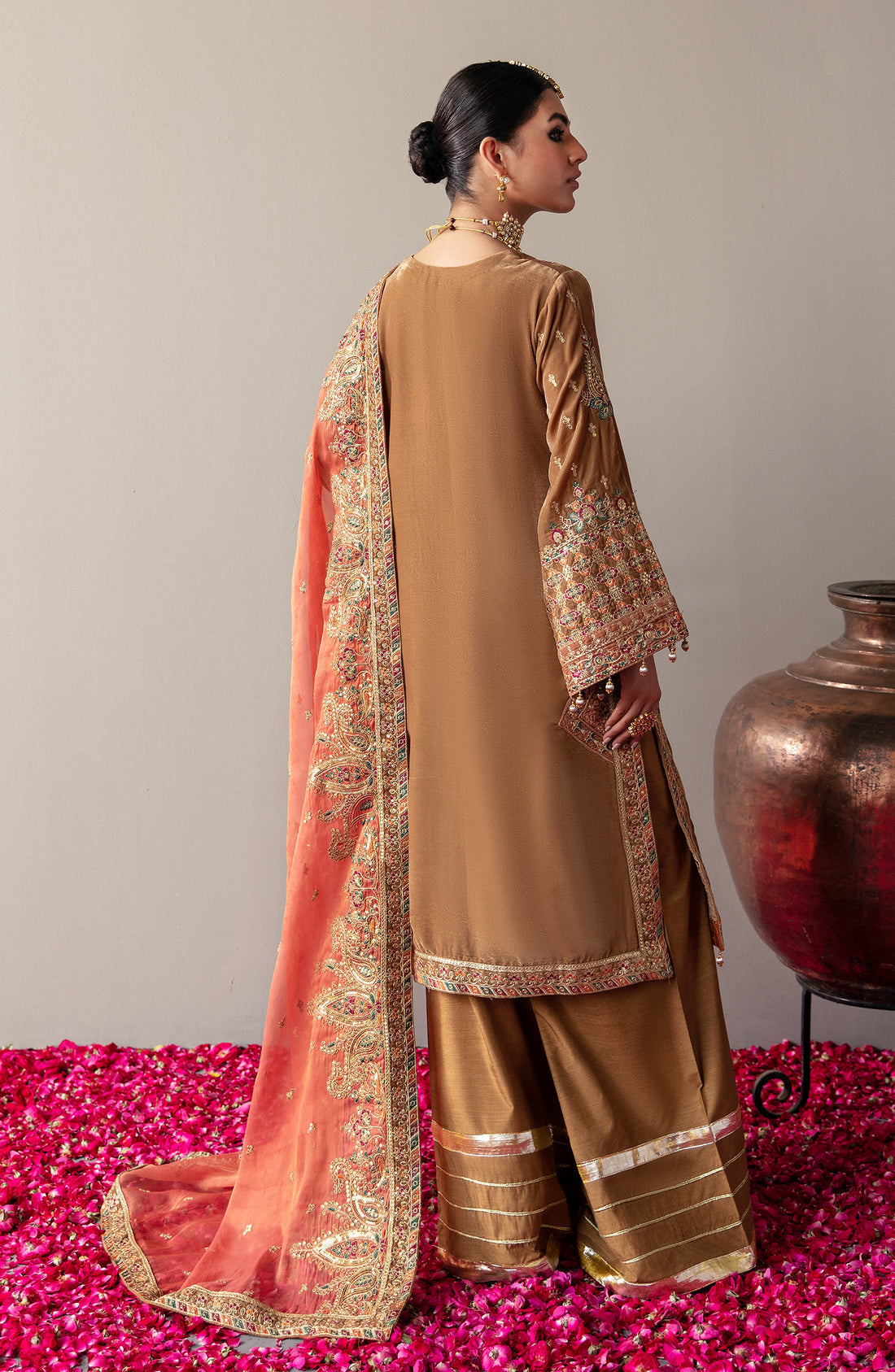 Emaan Adeel Makhmal Embroidered Velvet 3Pc Suit MK-07 MERAKI - Riwayat-e-khas