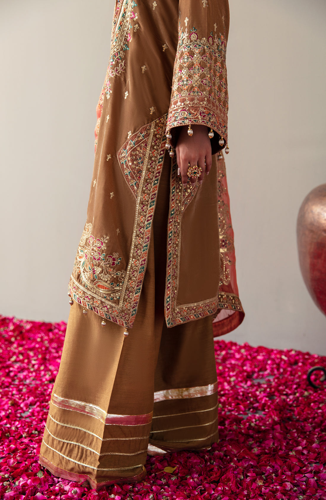 Emaan Adeel Makhmal Embroidered Velvet 3Pc Suit MK-07 MERAKI - Riwayat-e-khas