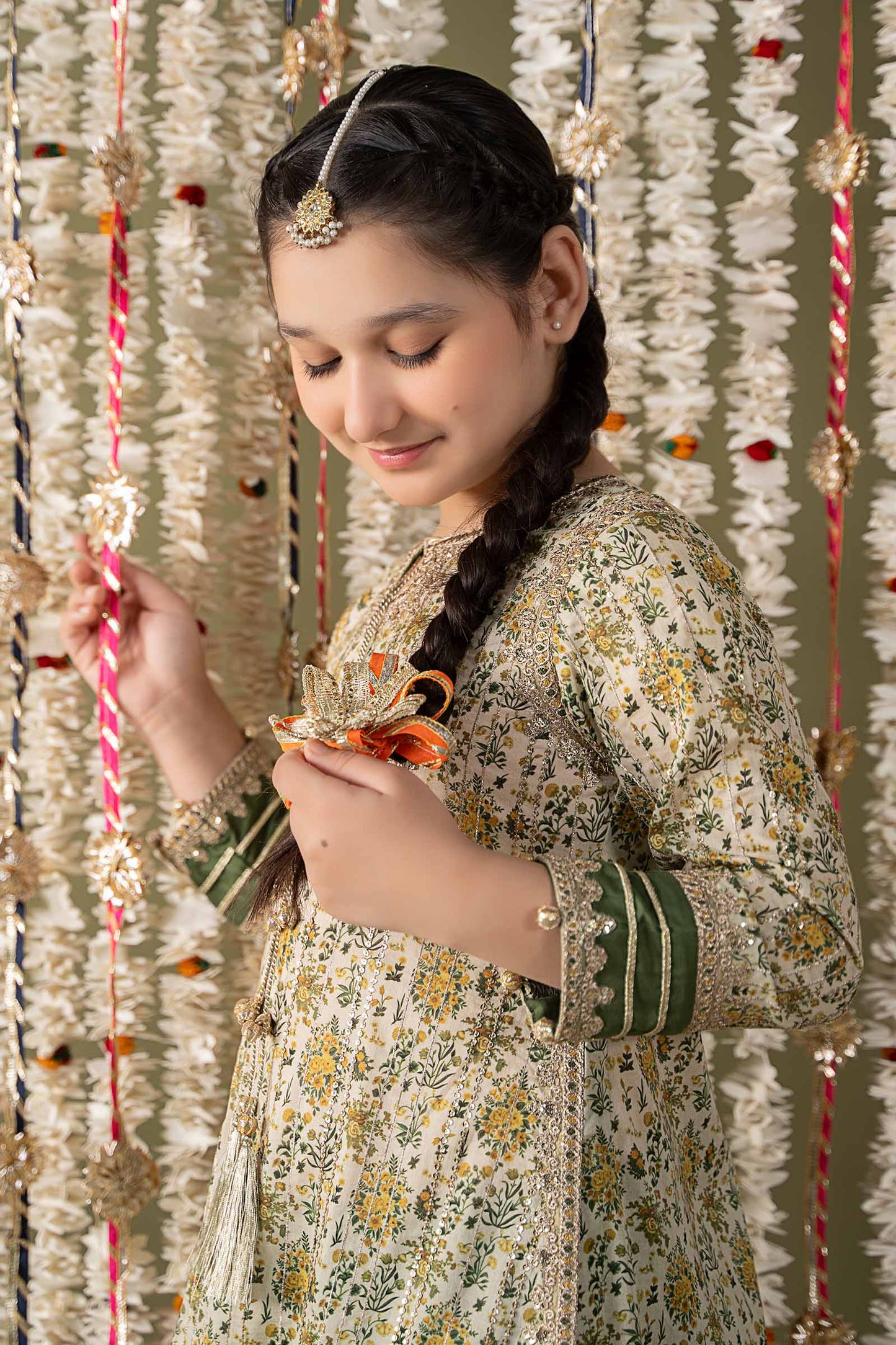Maria B | 3 Piece Embroidered Lawn Suit | MKD-EF25-27 - Libasekhas