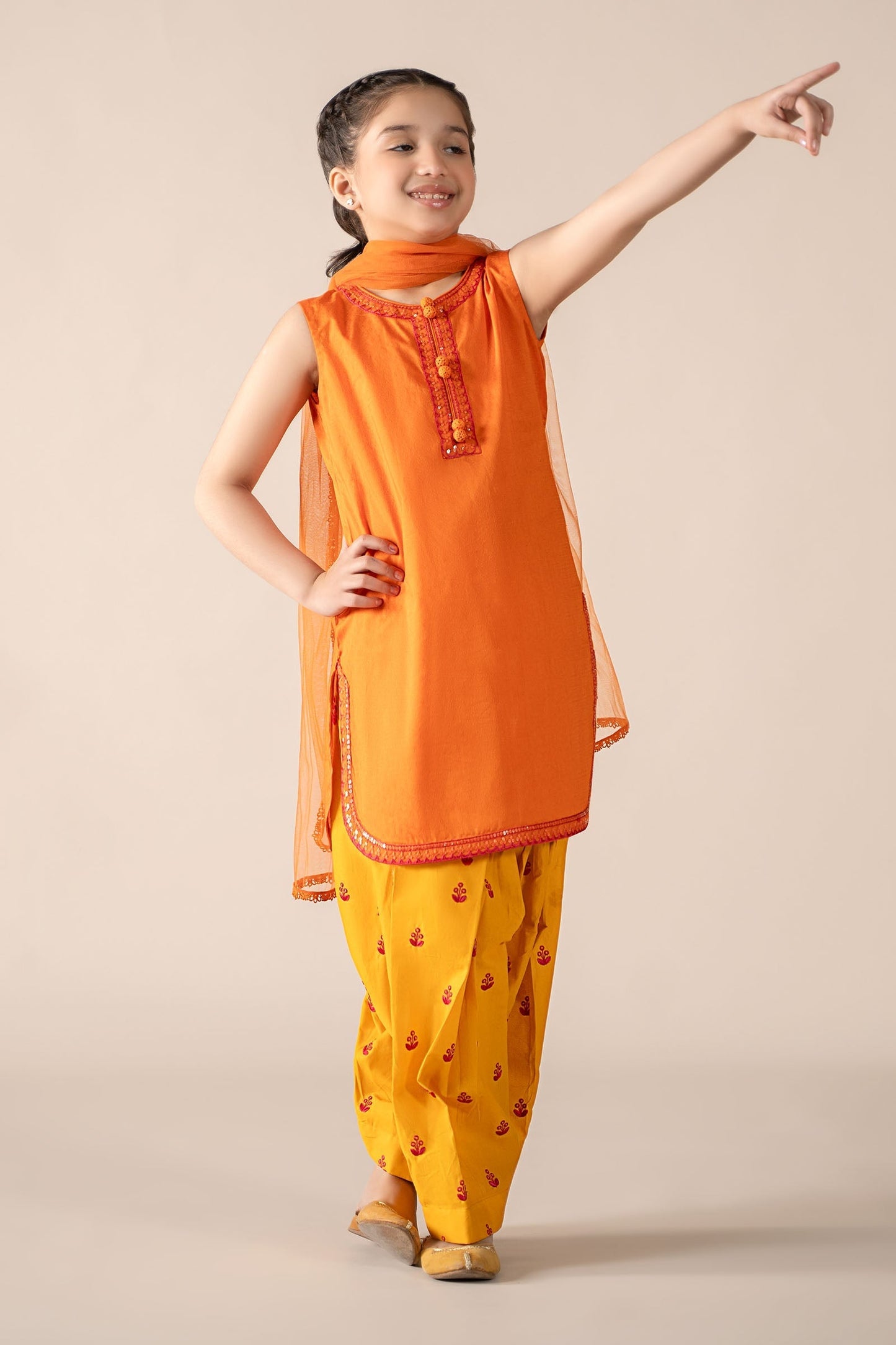 Maria B | 3 Piece Embroidered Dobby Lawn Suit | MKD-EF25-54 - Libasekhas