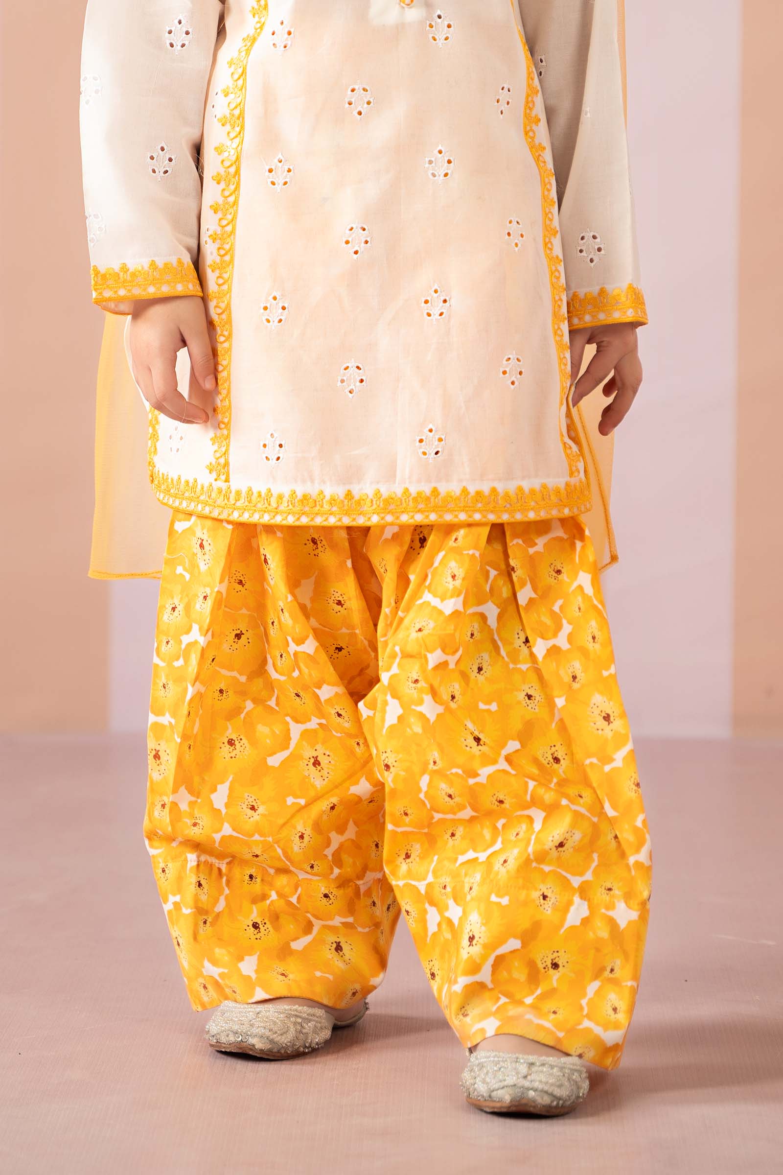 Maria B | 3 Piece Embroidered Lawn Suit | MKD-EF25-66 - Libasekhas