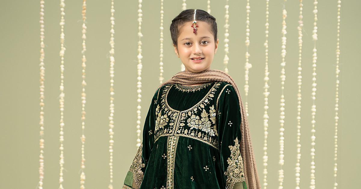 Maria B | 3 Piece Embroidered Velvet Suit | MKS-W24-40 - Libasekhas