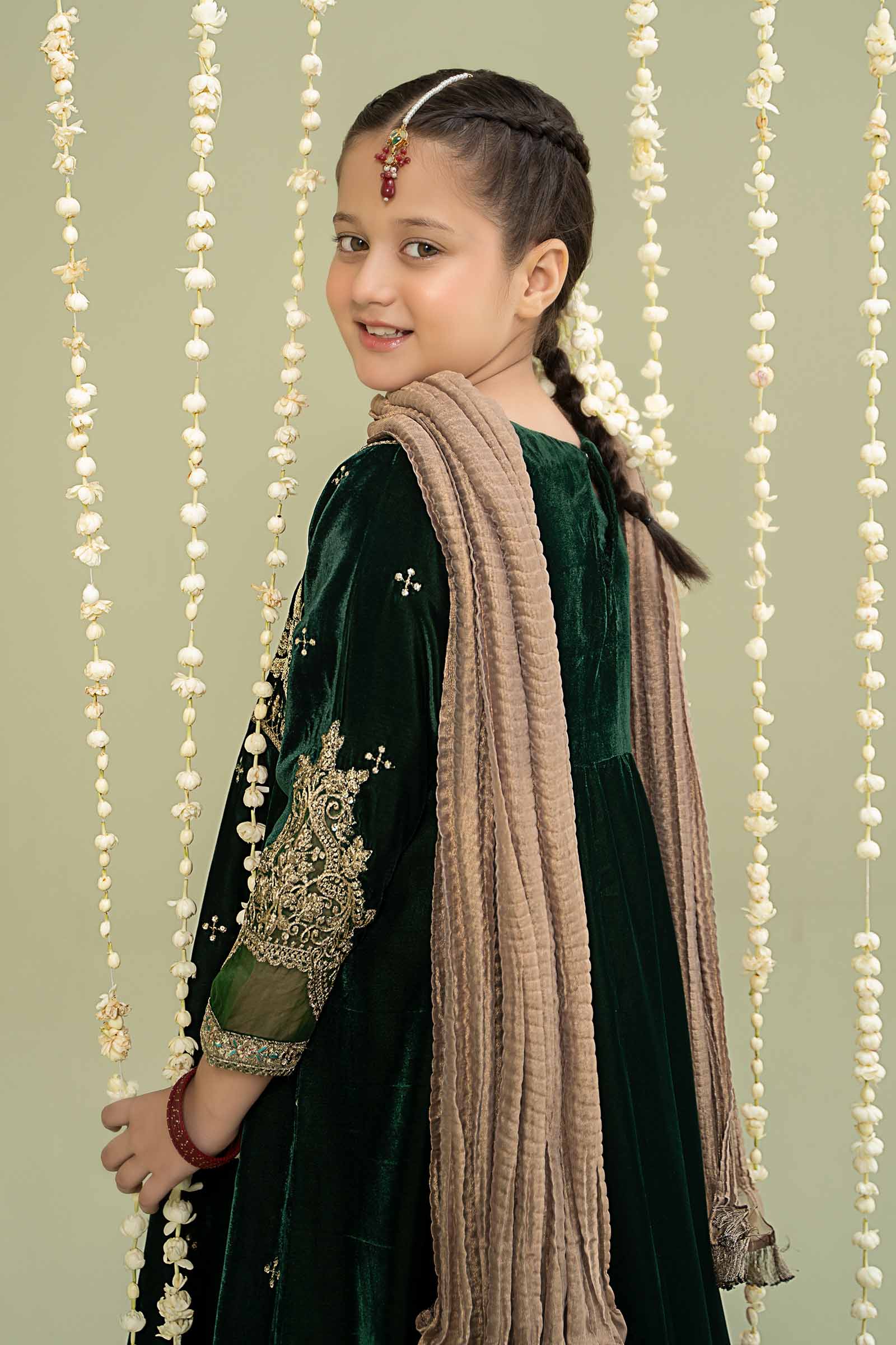 Maria B | 3 Piece Embroidered Velvet Suit | MKS-W24-40 - Libasekhas