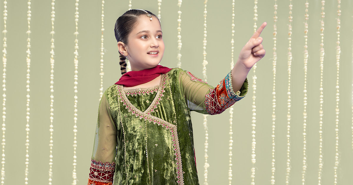 Maria B | 3 Piece Embroidered Velvet Suit | MKS-W24-15 - Libasekhas