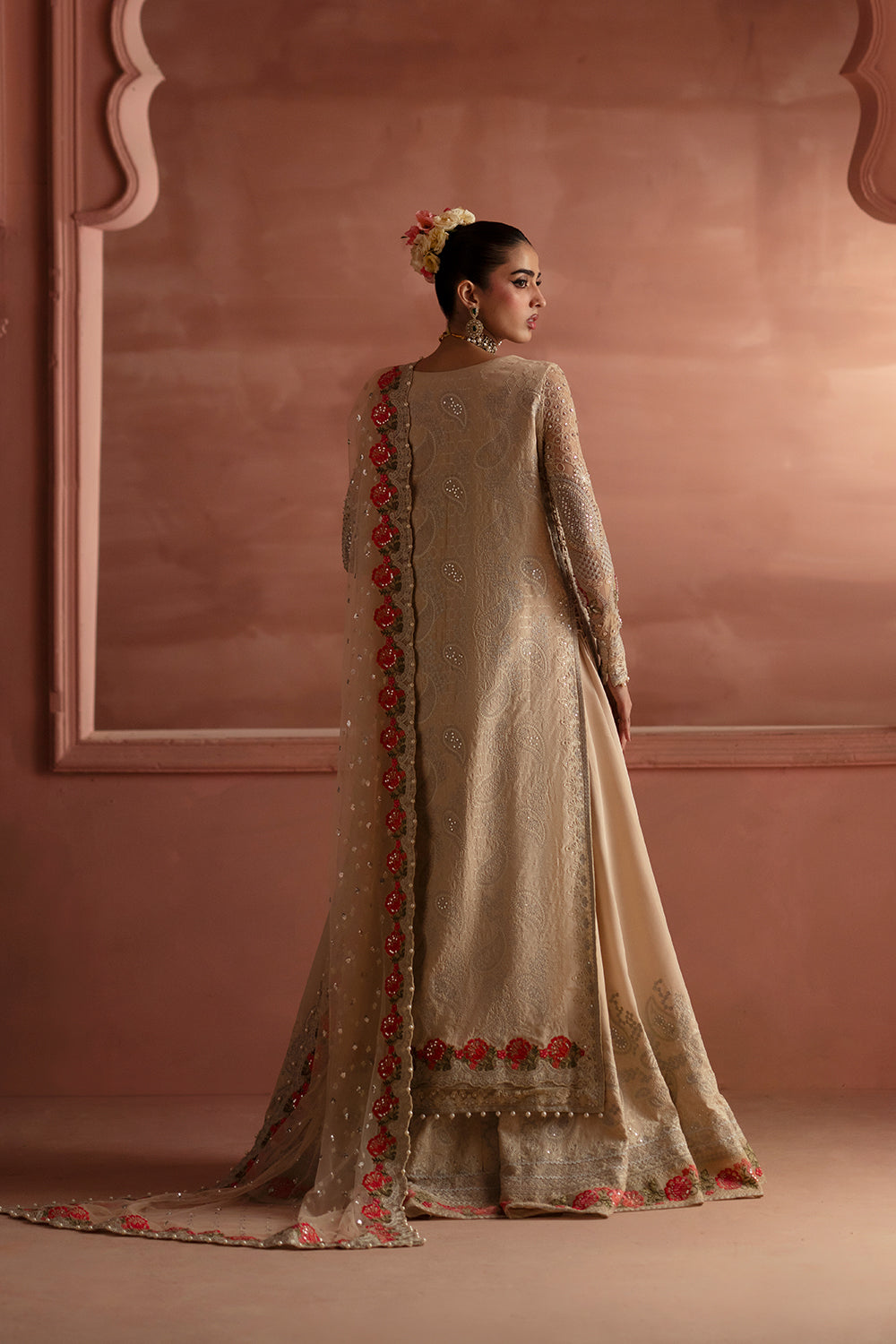 Maryum N Maria | Wedding Edit | ENGAGEMENT HUES — MSS5903