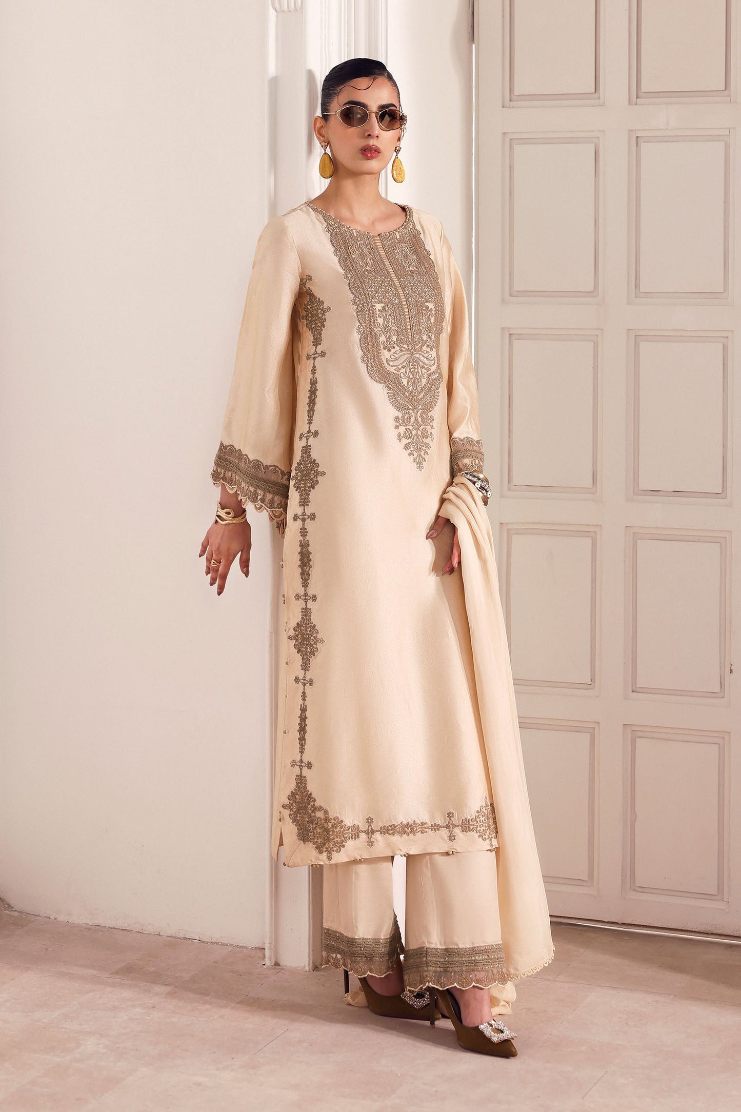 Maria B | Eid Collection 26 | 3 Piece Embroidered Self Tassel Silk Suit