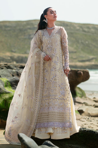 Emaan Adeel | Kamari Reveuse Wedding Formals | ELLE