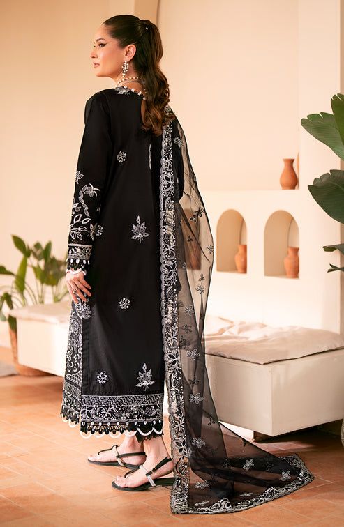 Emaan Adeel | Navaeh Luxury Pret | MIRA - House Of Anaya
