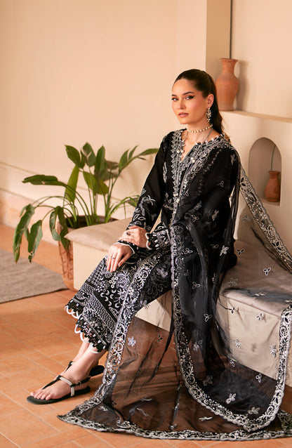 Emaan Adeel | Navaeh Luxury Pret | MIRA - House Of Anaya