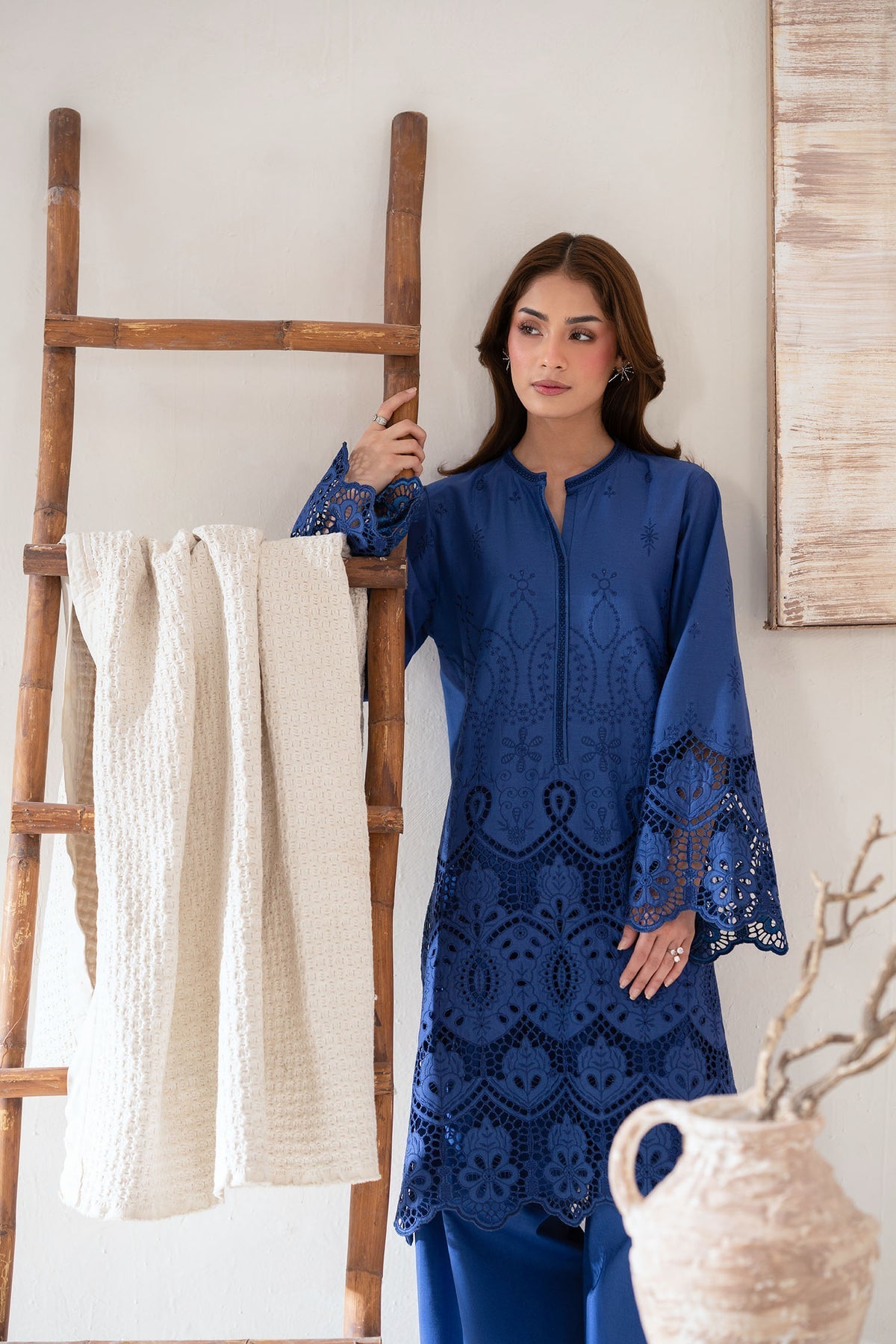 Akbar Aslam | Pret Lawn | Vanta