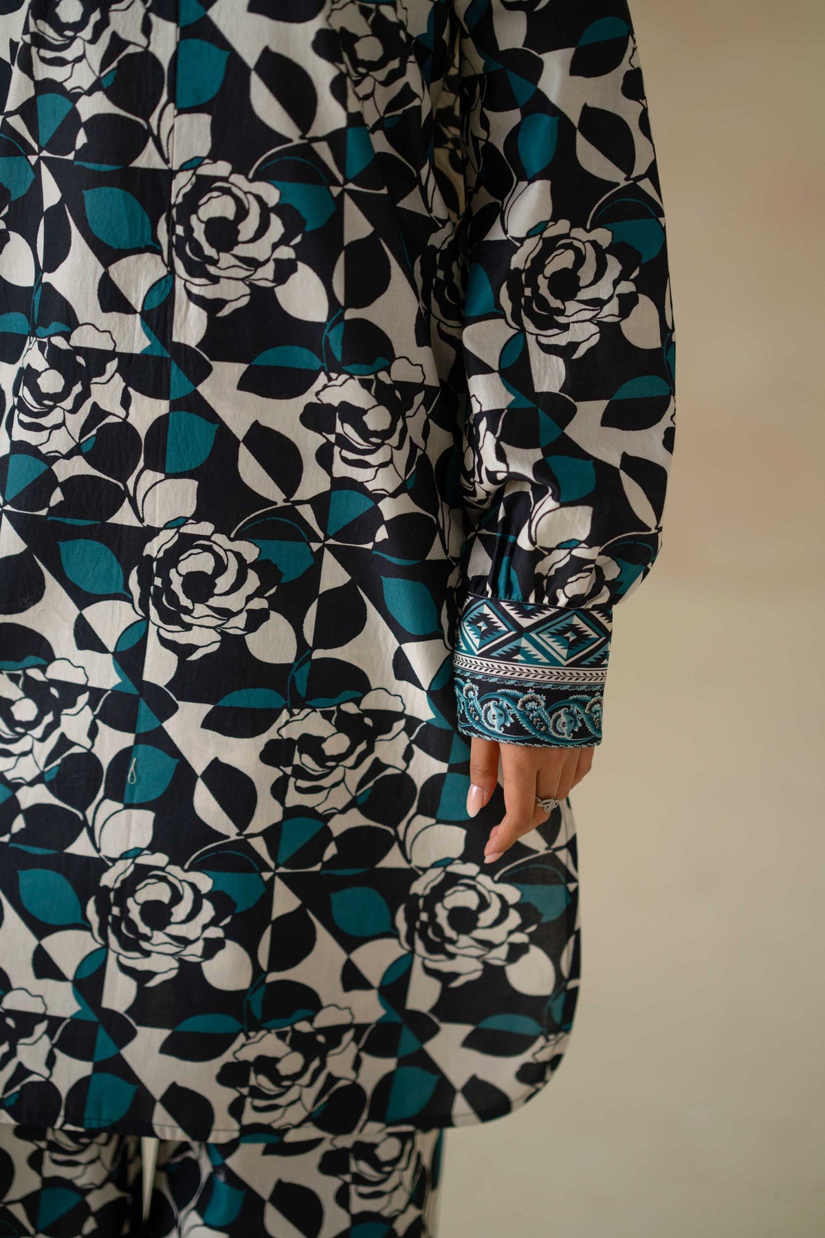 Akbar Aslam | Digital Print Lawn | Zuno