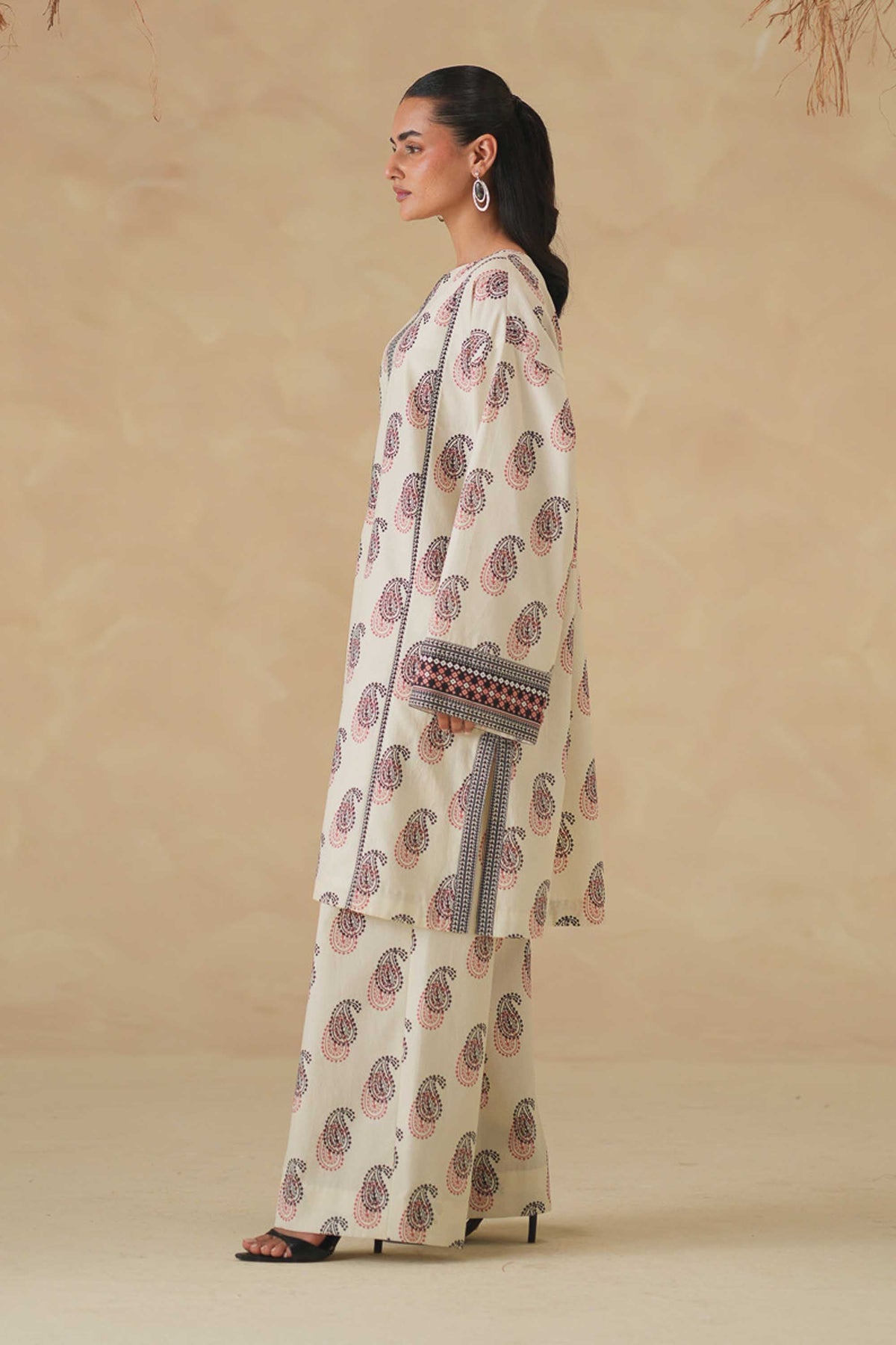Akbar Aslam | Digital Print Lawn | Varo