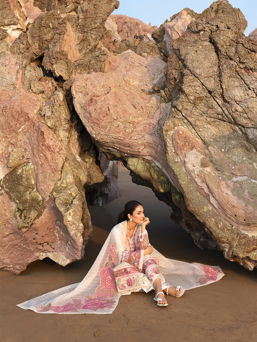 Mahnur | Sirena Luxury Lawn 25 | Magnolia - House Of Anaya