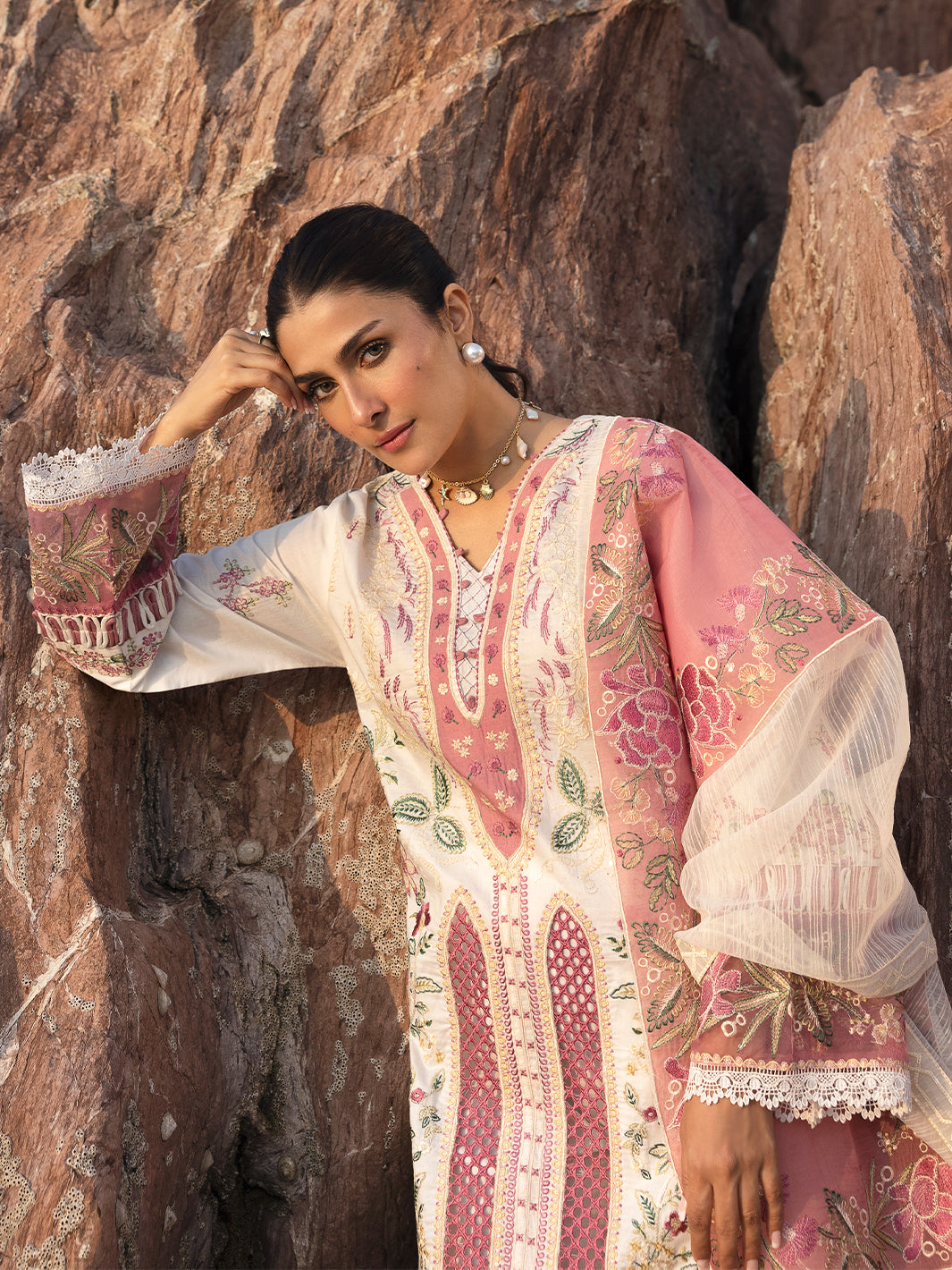 Mahnur | Sirena Luxury Lawn 25 | Magnolia - House Of Anaya