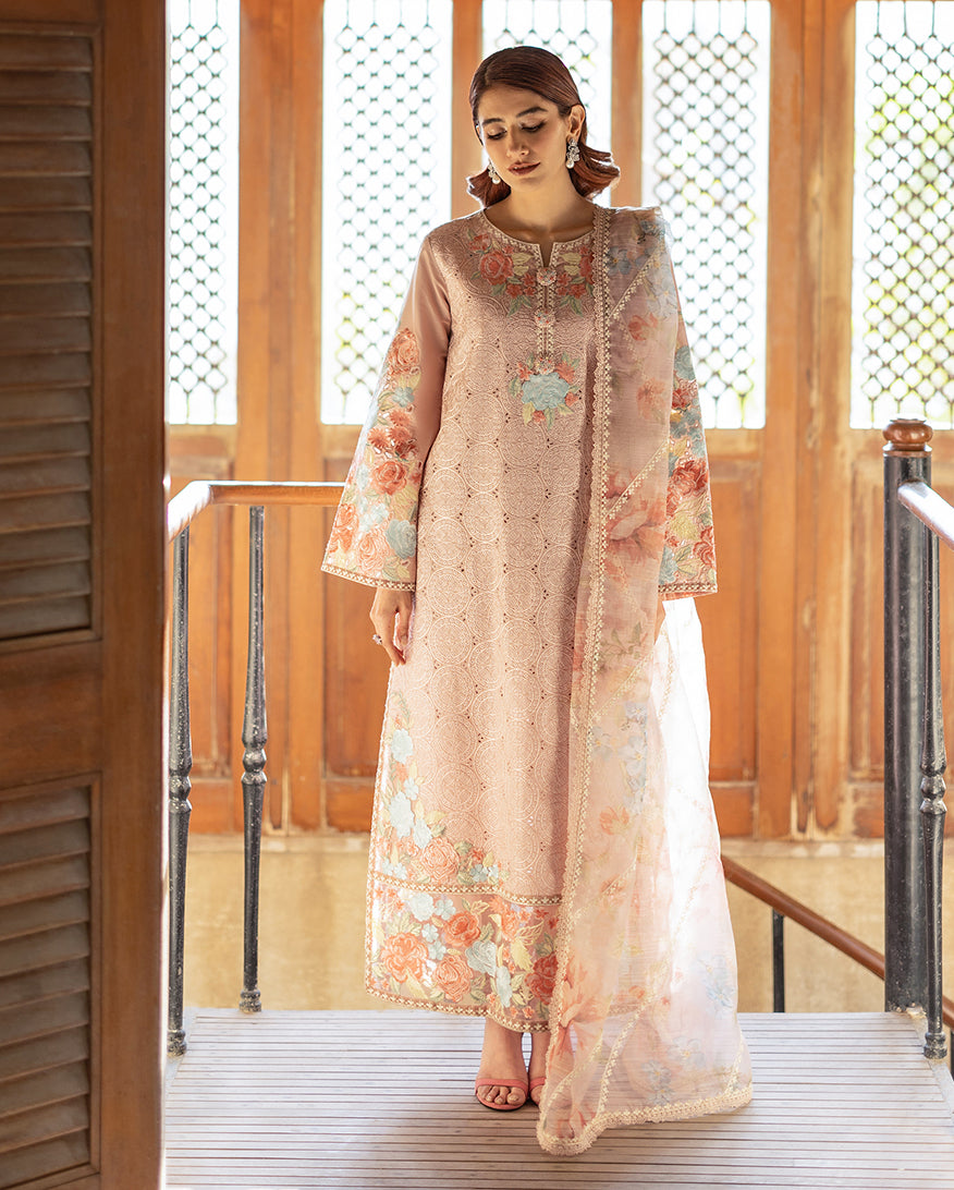 Mushq | Astoria Lawn 26 | Norah