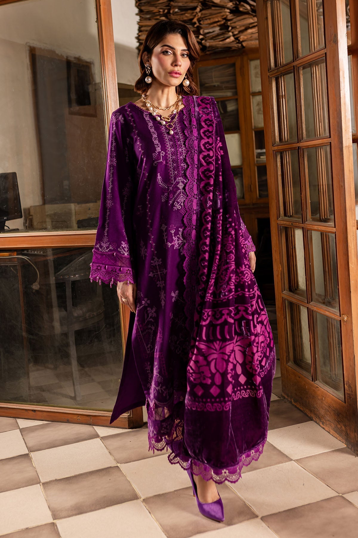 Nureh | Exclusive Shawls |  NE-119