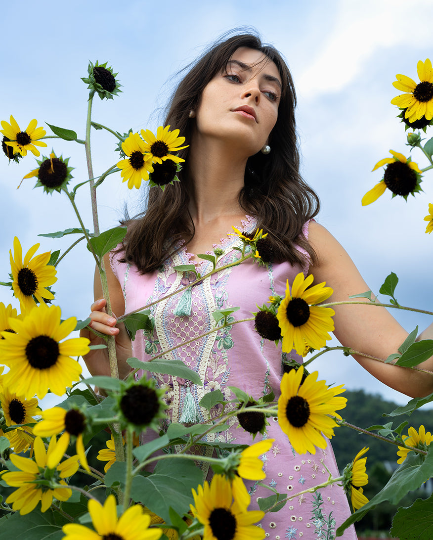 Mushq | Hemline the Secret Garden | Peony Glow