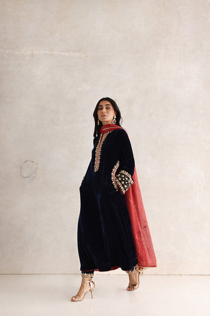 Sana Abbas | Velvet Formals | RAINA - House Of Anaya