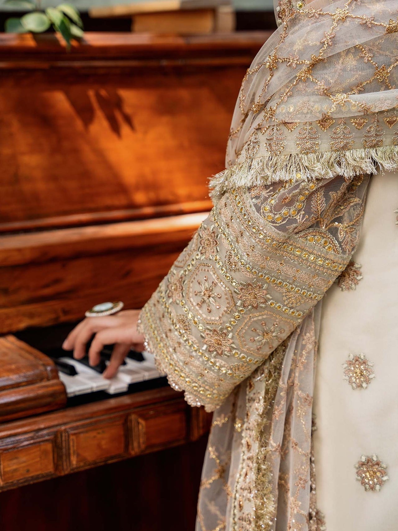 Akbar Aslam Mastani Embroidered Net 3Pc Suit - MEHRUNISA - Riwayat-e-khas