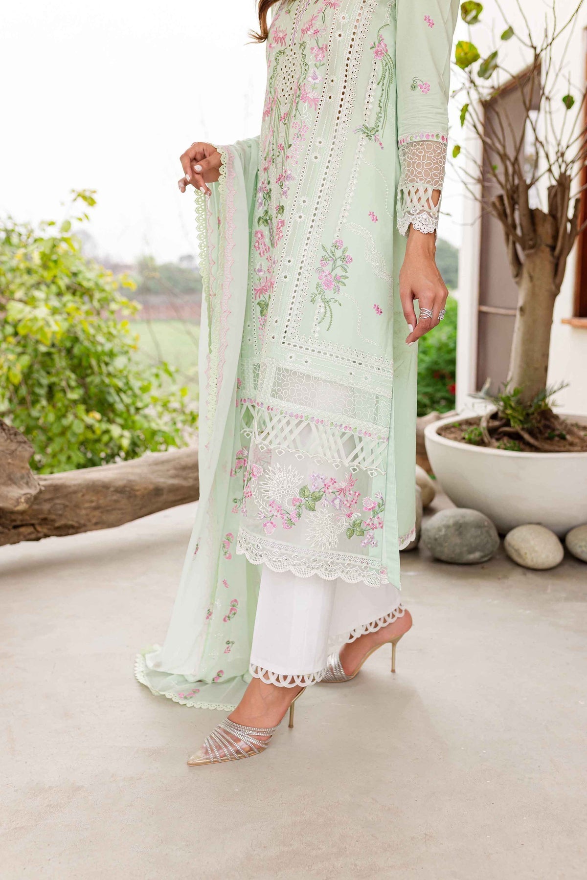 Sable Vogue | Shiree Lawn 24 | Mint Garden - House Of Anaya