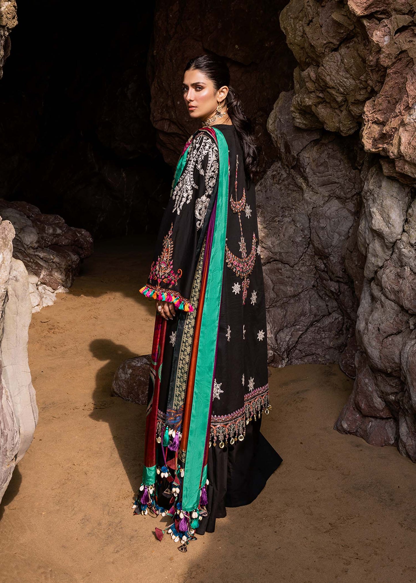 Sadaf Fawad Khan | Siraa Luxury Lawn 24| Nuha (A) - House Of Anaya