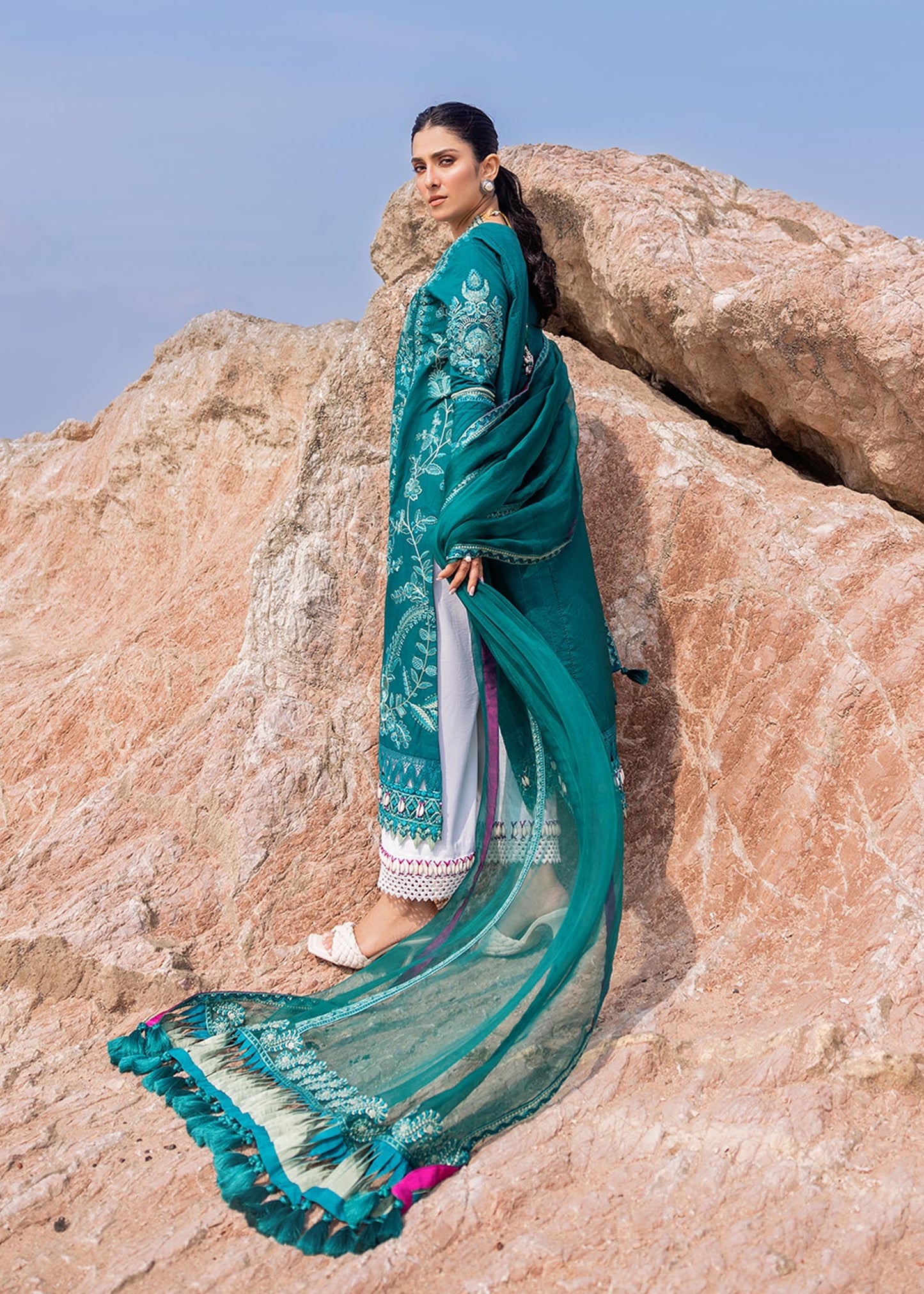 Sadaf Fawad Khan | Siraa Luxury Lawn 24| Elaheh (A) - House Of Anaya