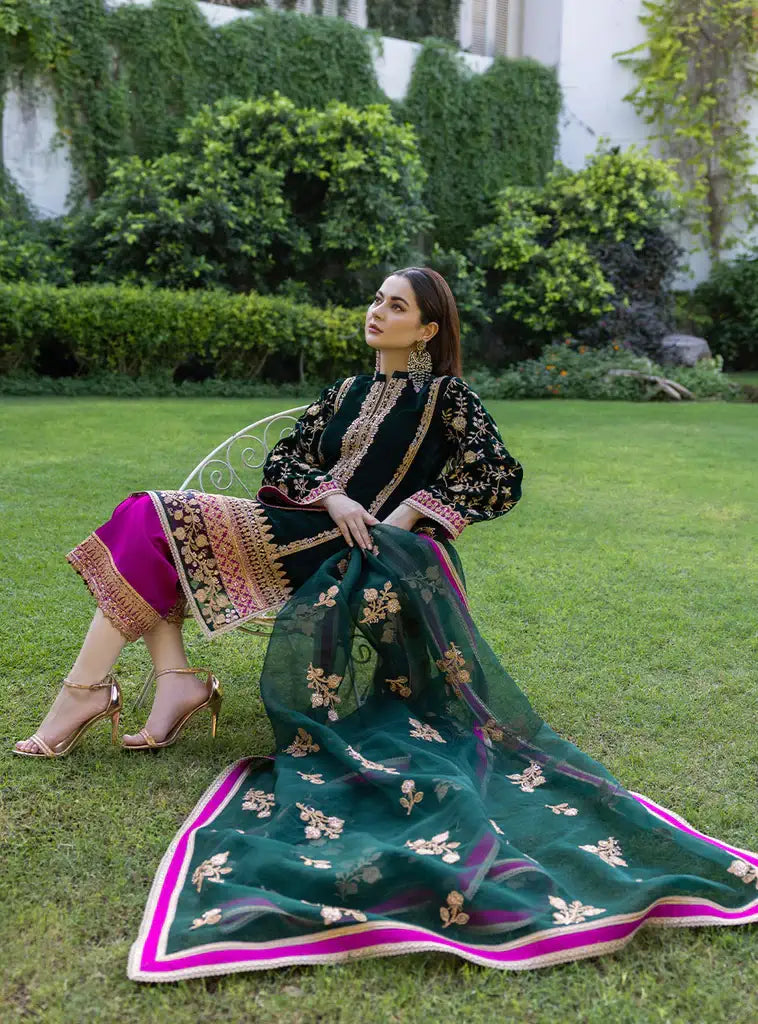 Zainab Chottani | Stitched Velvet 2022 | Pareeshay - House Of Anaya