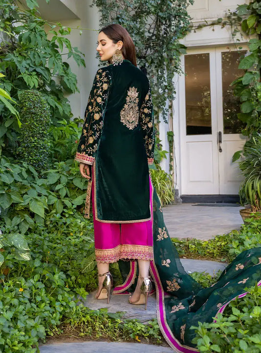 Zainab Chottani | Stitched Velvet 2022 | Pareeshay - House Of Anaya