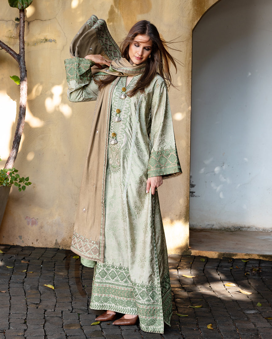 Mushq | Winter Broadway 25 | Solare