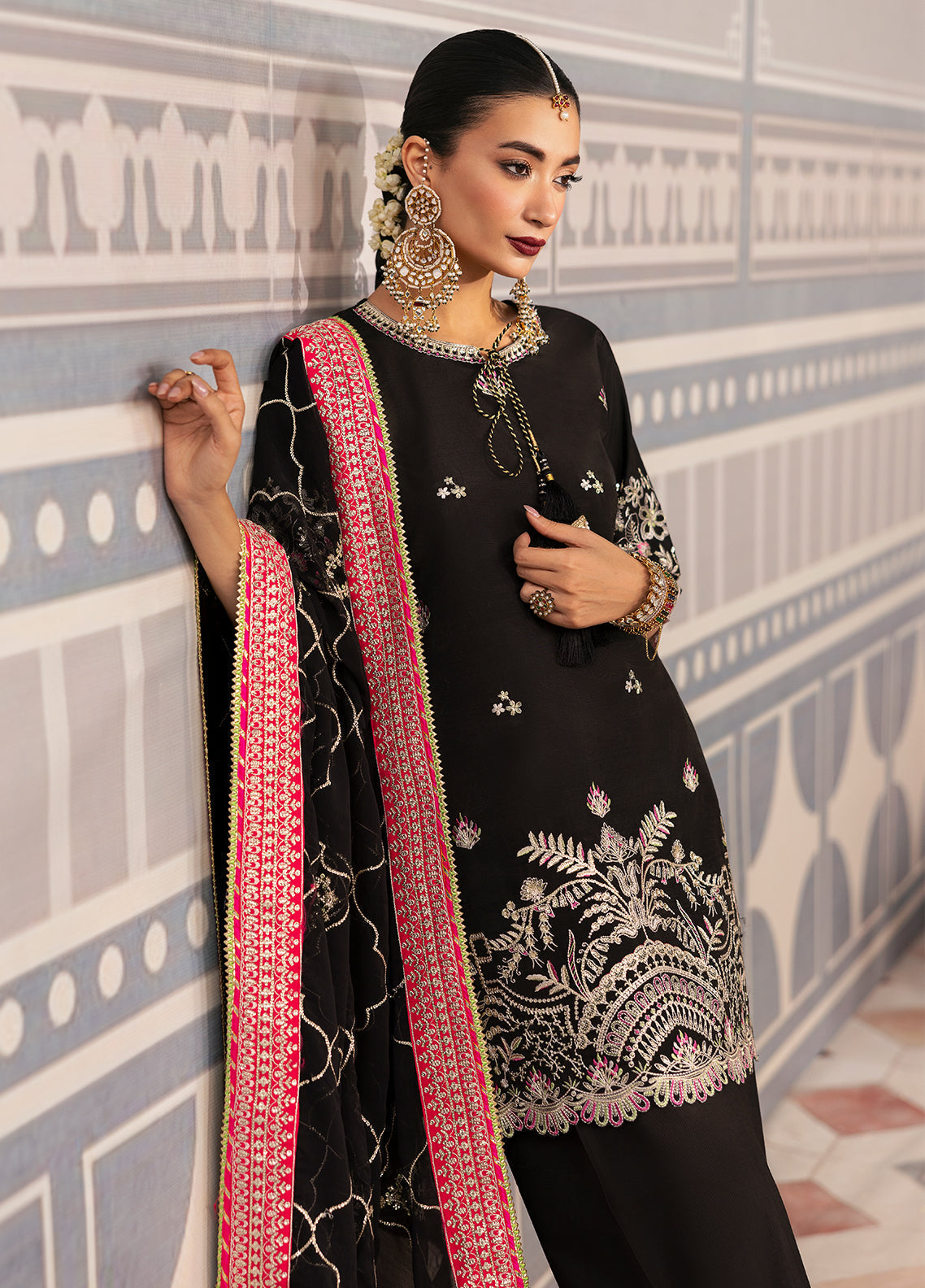 Sahane | There She Glows  | TSG-01 Noir - House Of Anaya