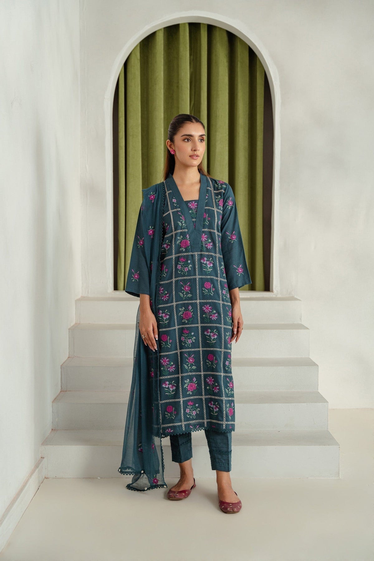 Taana Baana | Manzil Winter |  B3396 - House Of Anaya