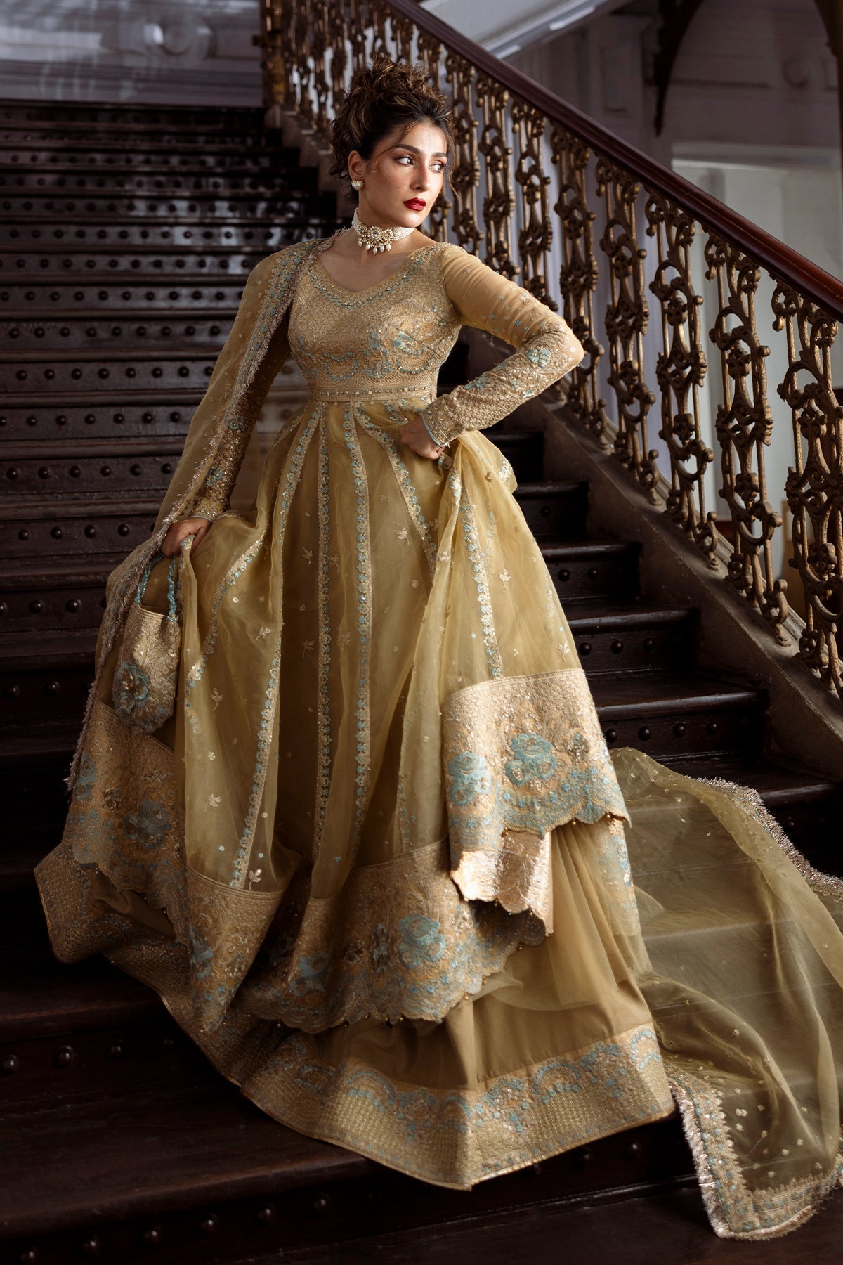Erum Khan | Jahan Wedding 25 | Golden Glow