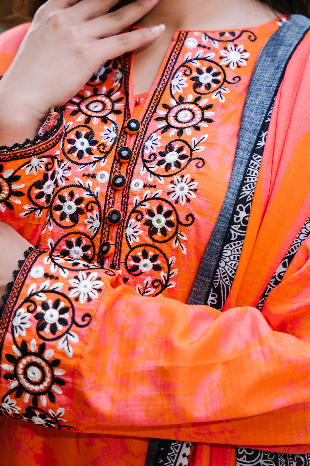 Zellbury | Summer Pret | Embroidered Kurta Dupatta - 2077 - Libasekhas