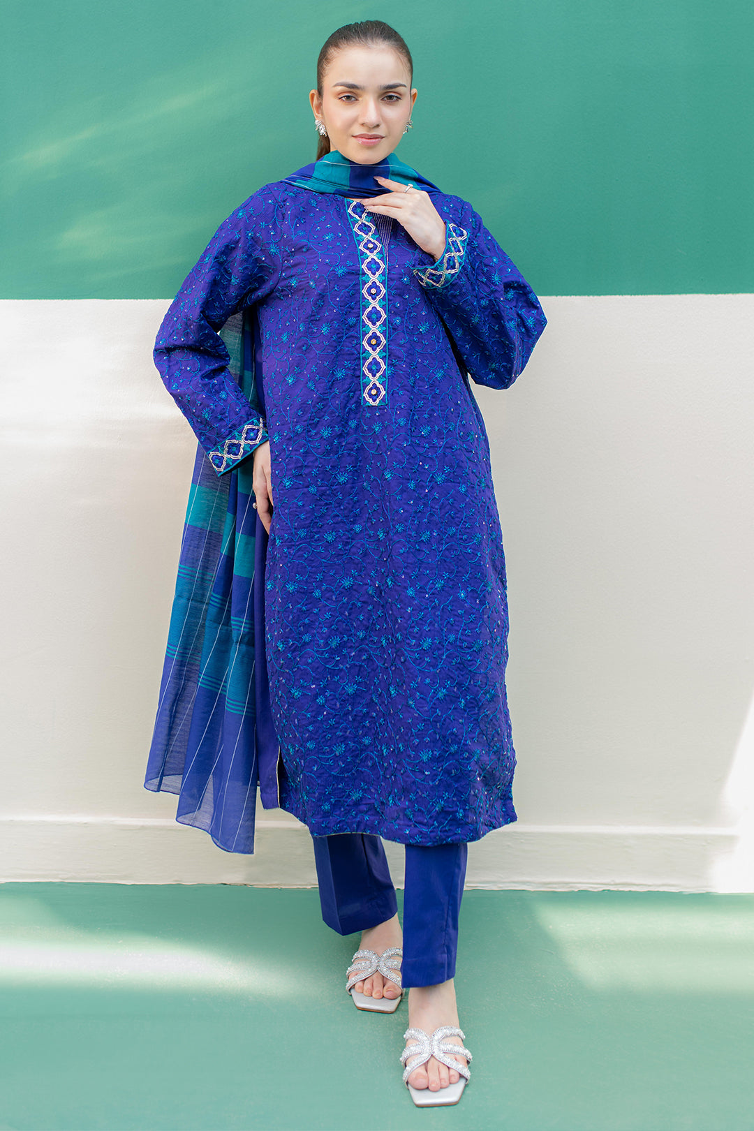 Zellbury | Summer Pret | Embroidered Kurta Dupatta Trouser - 2004 - Libasekhas