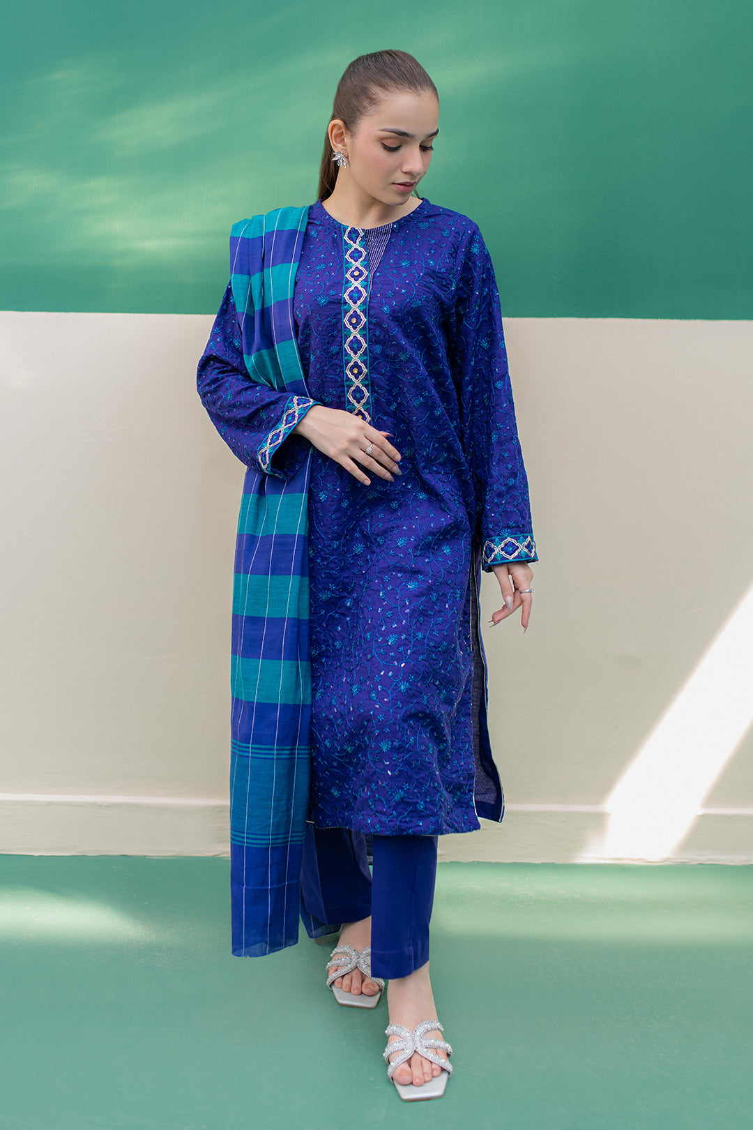 Zellbury | Summer Pret | Embroidered Kurta Dupatta Trouser - 2004 - Libasekhas