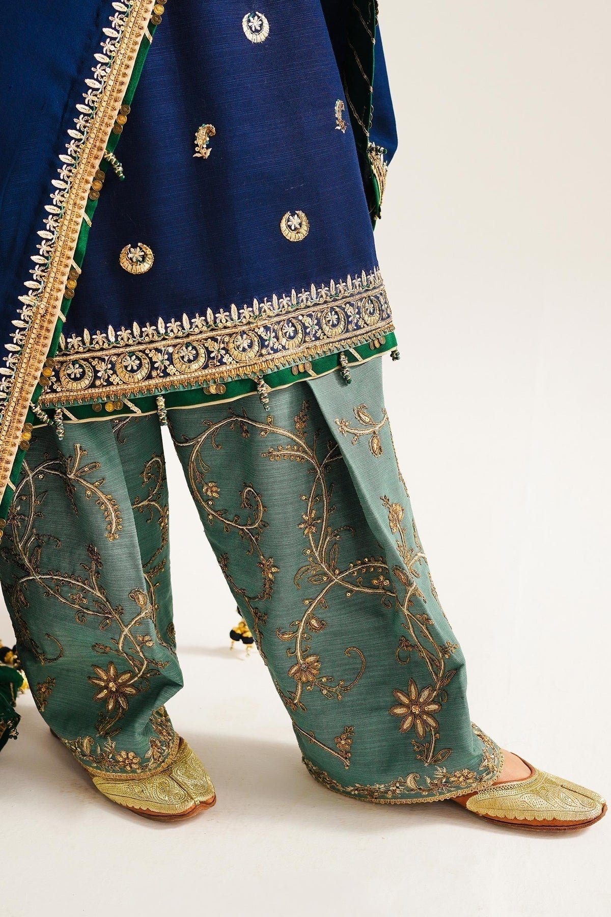 Zara ShahJahan | Winter Shawl 23 | WS23-D1 - House Of Anaya