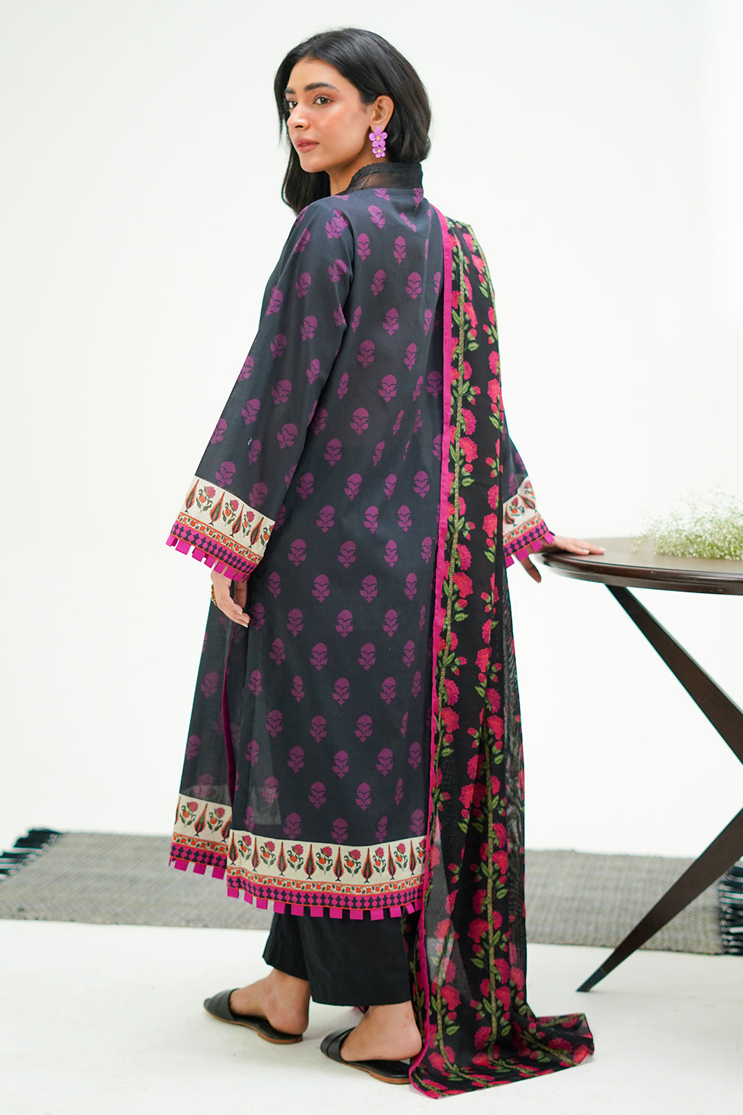 Zellbury | Unstitched 3 Piece Lawn | Shirt Shalwar Dupatta - 1324 - Libasekhas