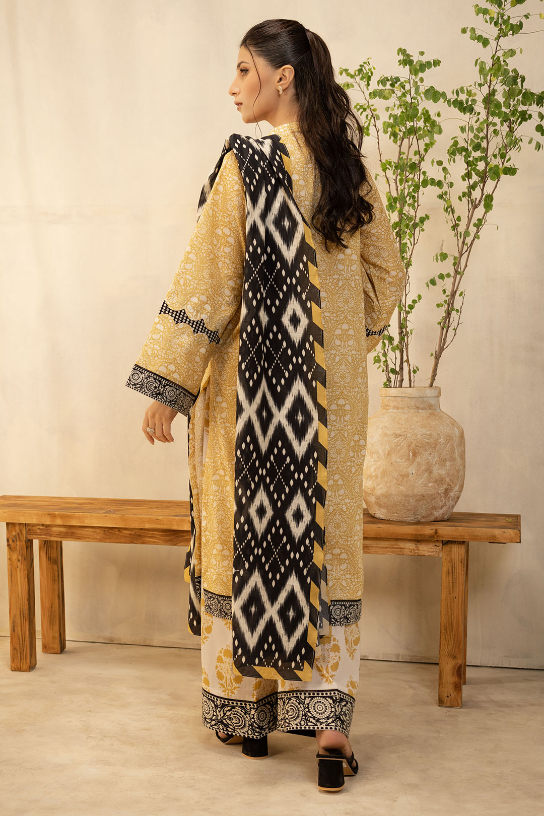 Zellbury | Unstitched 3 Piece Lawn | Shirt Shalwar Dupatta - 0130 - Libasekhas