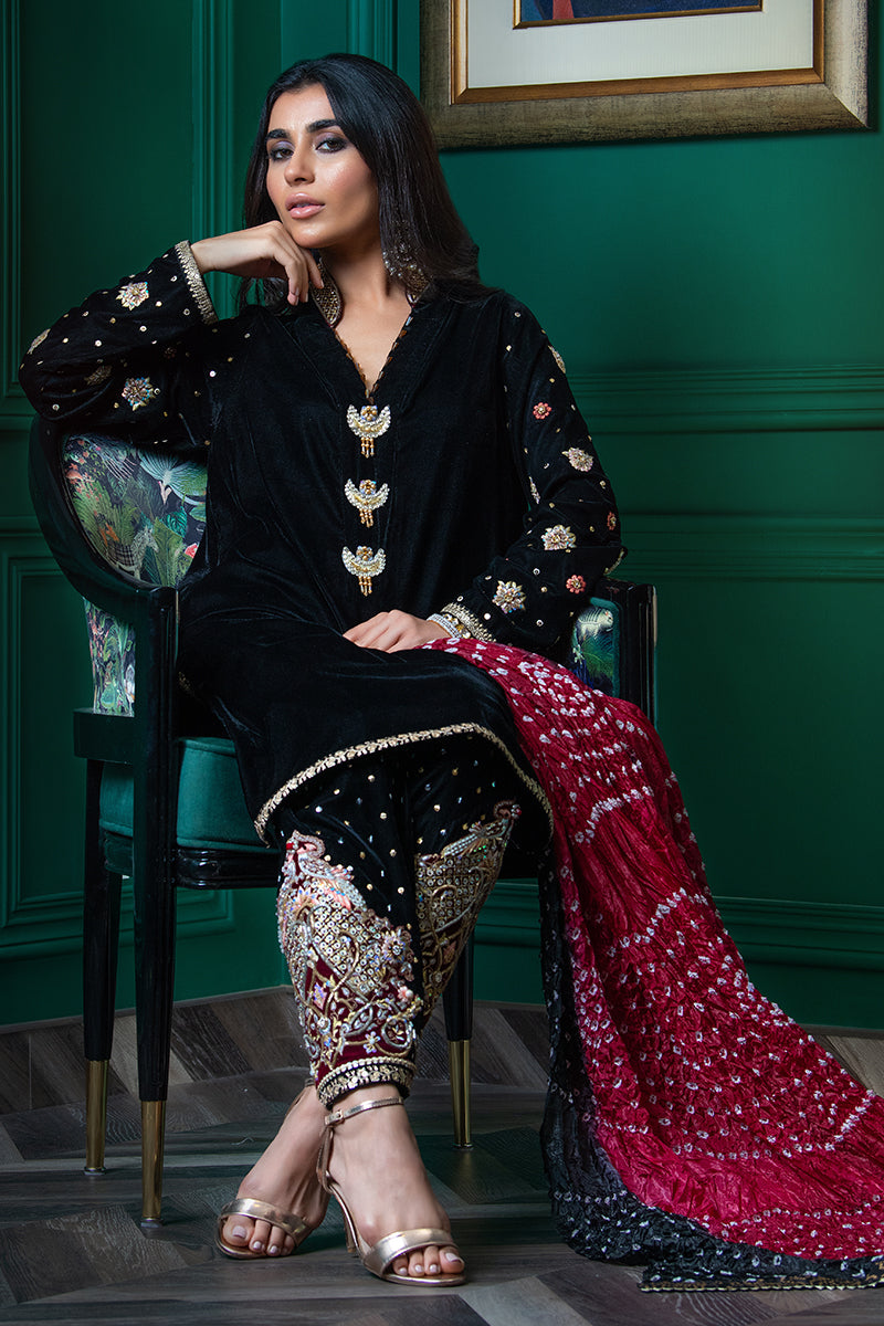 Wardha Saleem | Velvets Winter Fall 24 |   Parvaz - House Of Anaya
