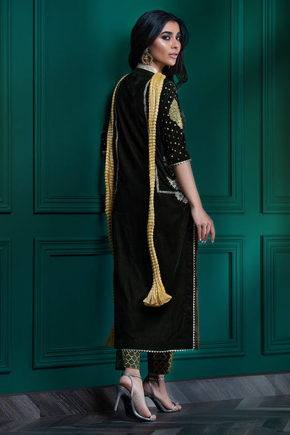 Wardha Saleem | Velvets Winter Fall 24 |  Guldaan - House Of Anaya