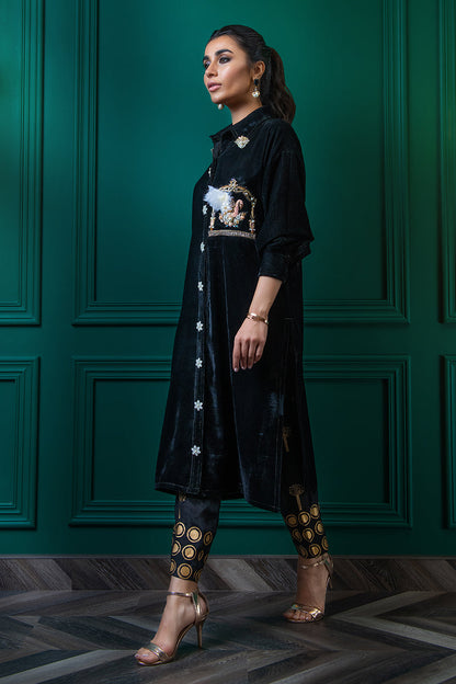 Wardha Saleem | Velvets Winter Fall 24 |  Hans Raj - House Of Anaya