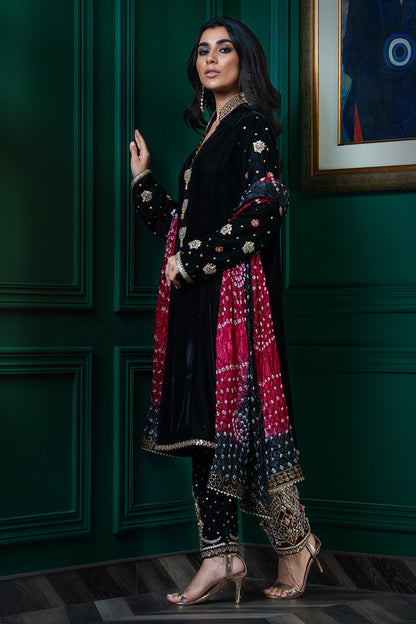 Wardha Saleem | Velvets Winter Fall 24 |   Parvaz - House Of Anaya