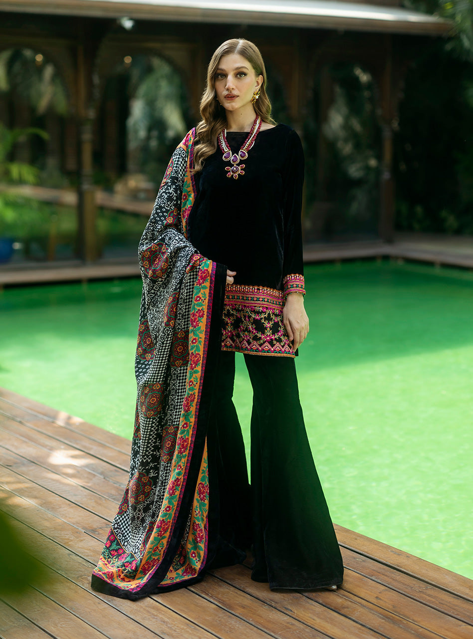 Zainab Chottani | Makhmal Luxe Pret | Zulmat - House Of Anaya