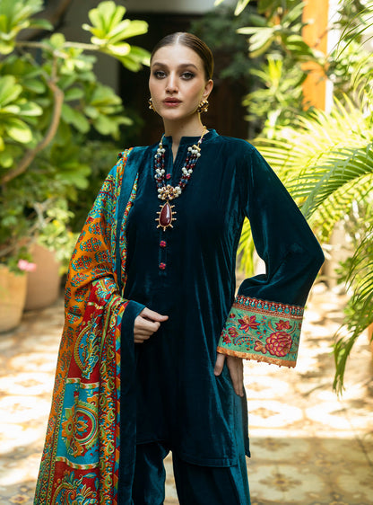 Zainab Chottani | Makhmal Luxe Pret | Avizeh - House Of Anaya