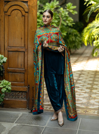 Zainab Chottani | Makhmal Luxe Pret | Avizeh - House Of Anaya